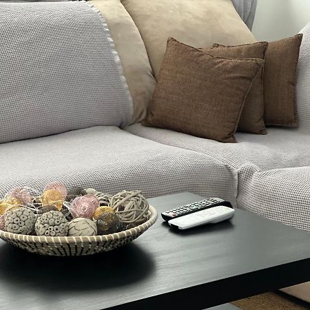 Lovely 2-Bedroom Apartment Атина Екстериор снимка